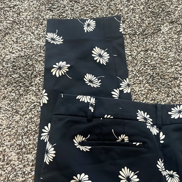 TALBOTS HAMPSHIRE ANKLE PANTS - FLORAL - Picture 9 of 10